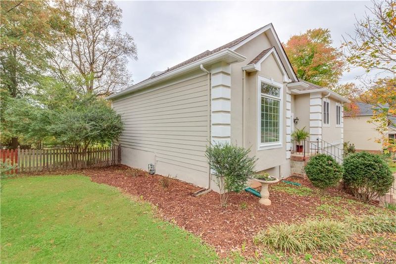 1006 Bydeford Ct, Matthews, NC 28105