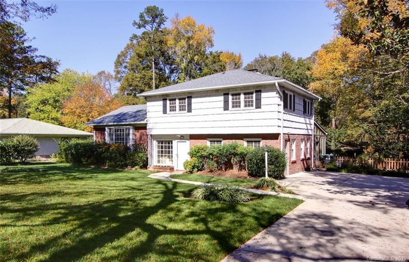 1310 Lynbrook Dr, Charlotte, NC 28211