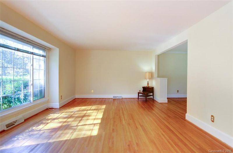 1310 Lynbrook Dr, Charlotte, NC 28211