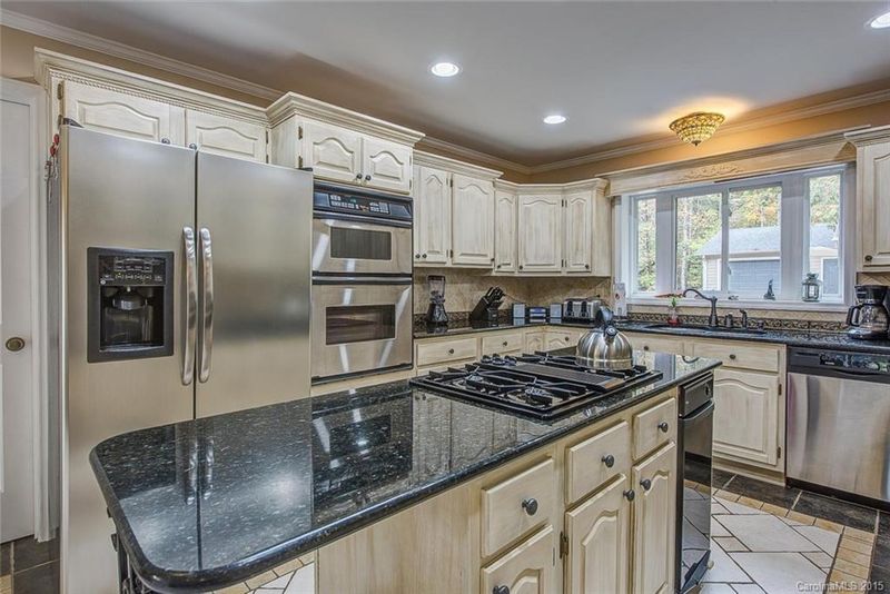 148 Chestnut Ln, Gastonia, NC 28052