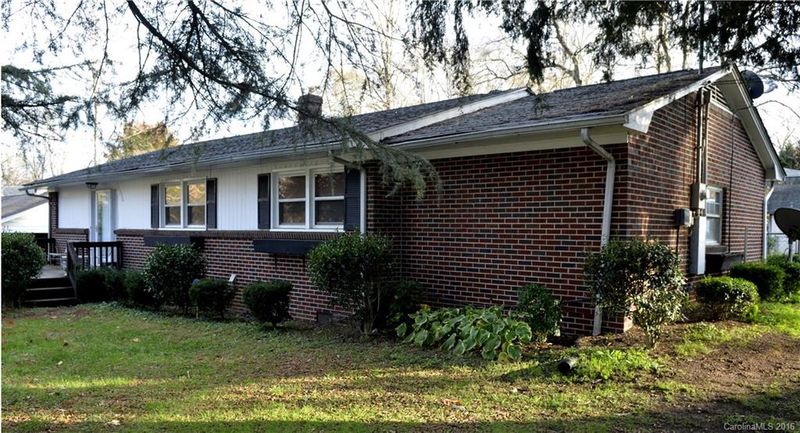 1336 12th Ave NE #2, Hickory, NC 28601