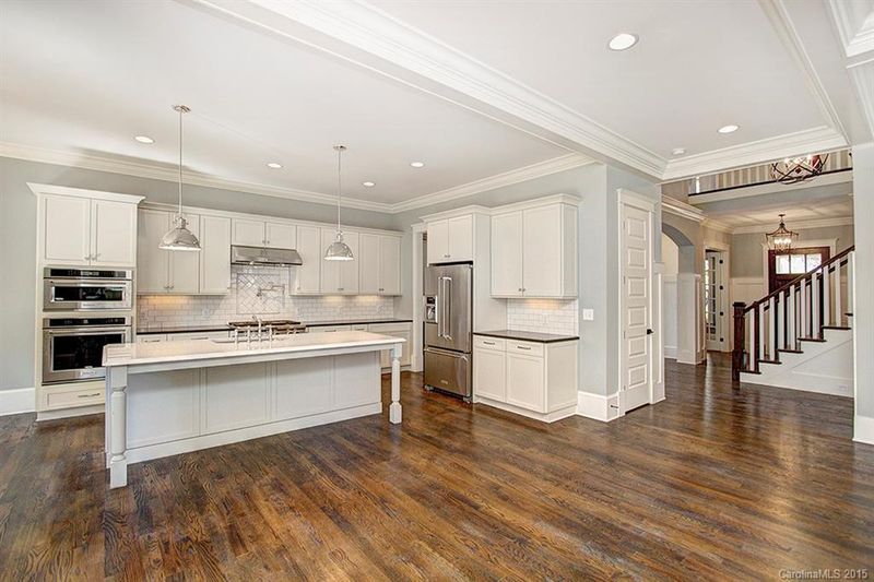 821 Isabel Ct, Charlotte, NC 28211