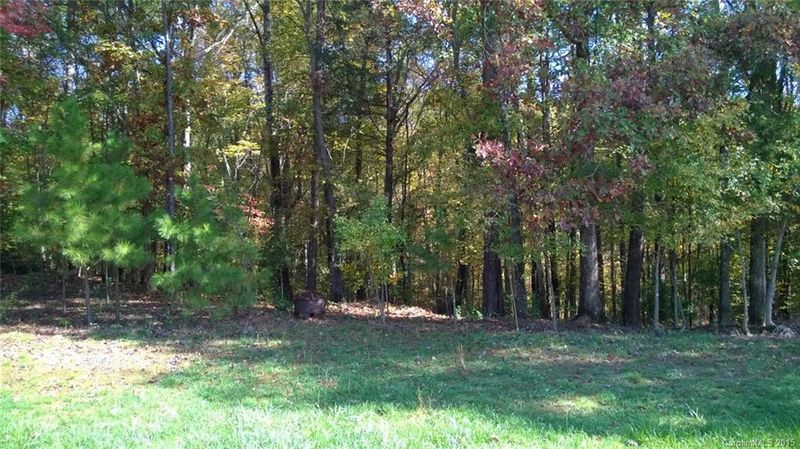 416 Augustus Ln, Mount Holly, NC 28120