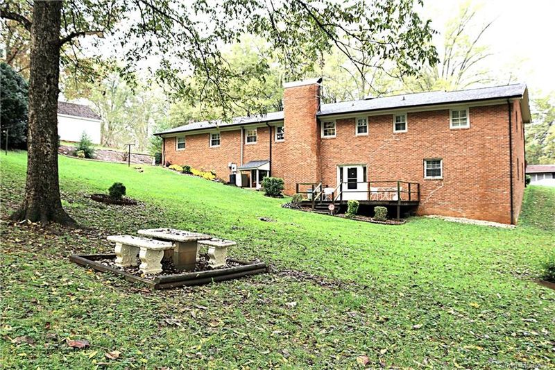 34 Ridenhour Ct, Concord, NC 28025