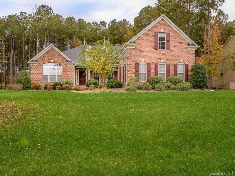 301 Beech Bluff Dr, Mount Holly, NC 28120