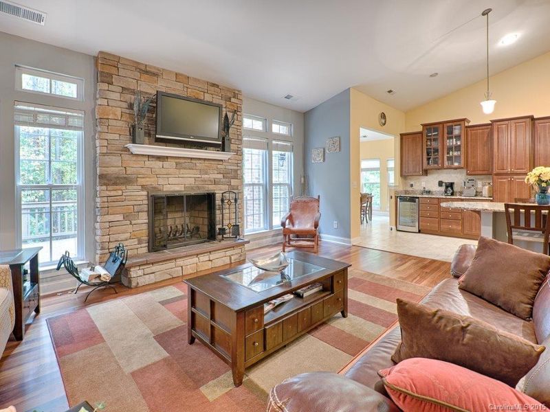 301 Beech Bluff Dr, Mount Holly, NC 28120