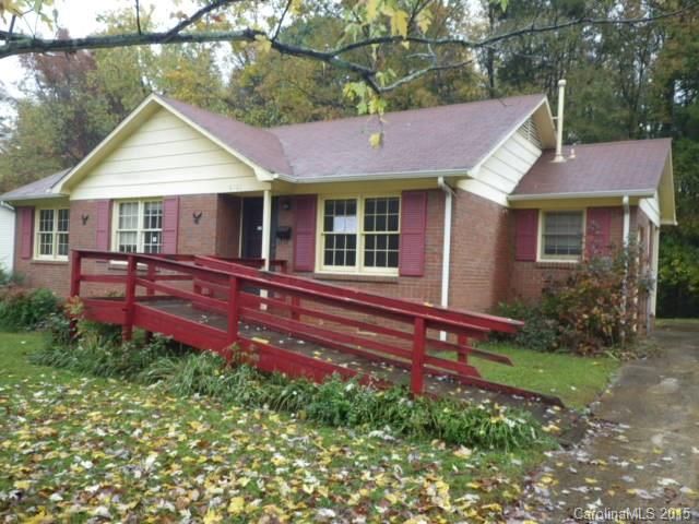 6701 Barrington Dr, Charlotte, NC 28215