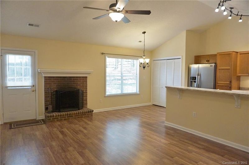 132 Eagle Ct, Mooresville, NC 28117