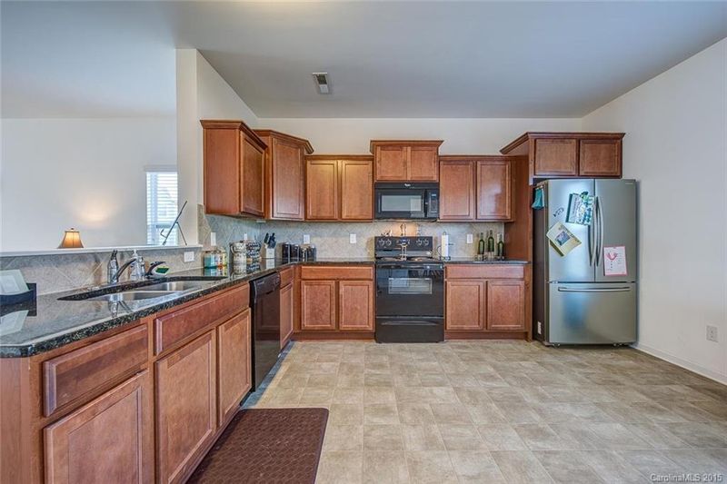 1055 Sapphire Dr, Gastonia, NC 28054
