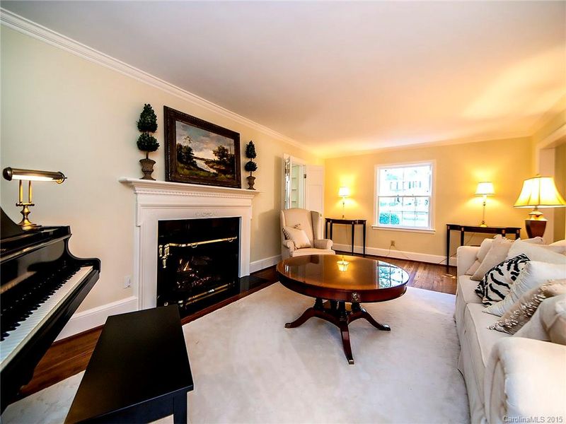 1301 Biltmore Dr, Charlotte, NC 28207