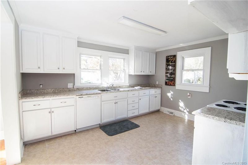 1405 E 11th St, Kannapolis, NC 28083