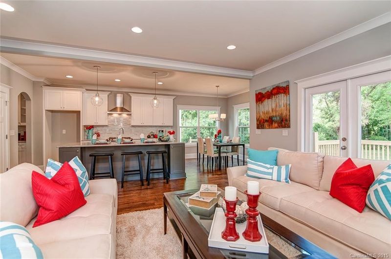 1011 Everett Pl, Charlotte, NC 28205