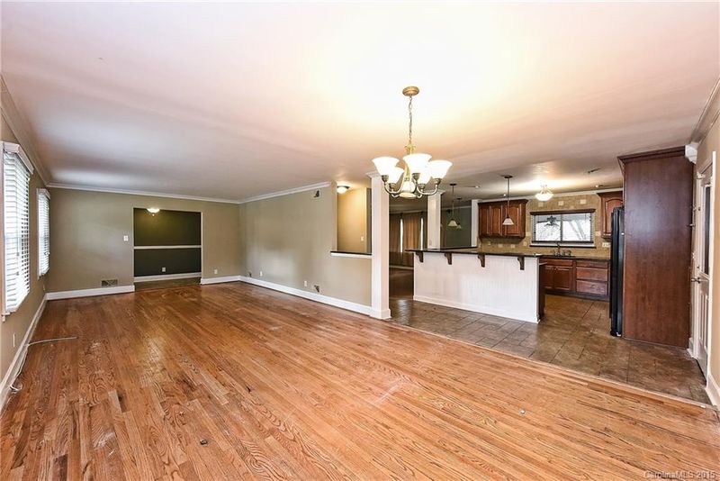 151 N Sardis Rd, Charlotte, NC 28270