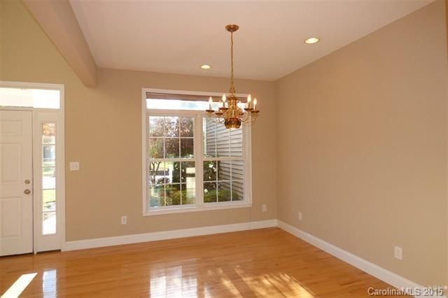 2143 6th St NW #2143, Hickory, NC 28601