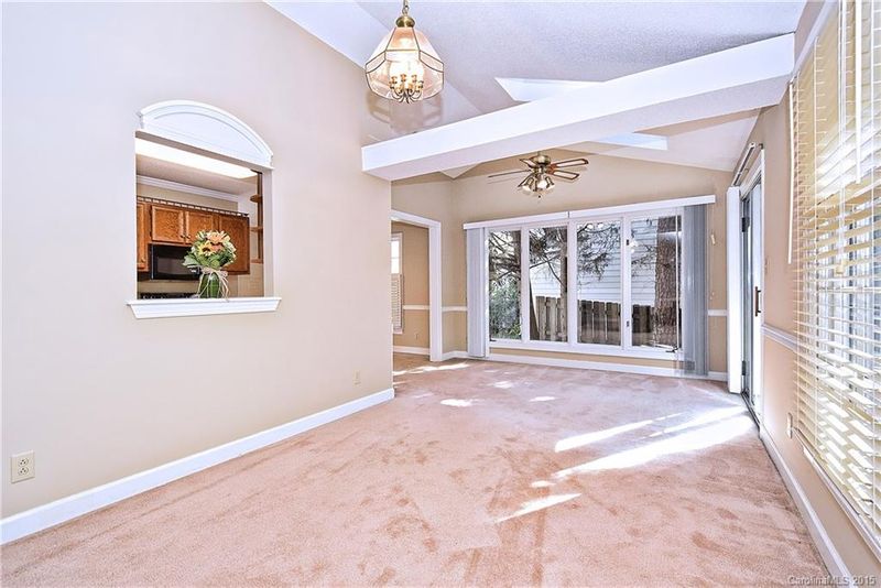 2521 Heathershire Ln, Matthews, NC 28105