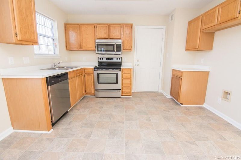 1264 Midlake Rd, Kannapolis, NC 28083