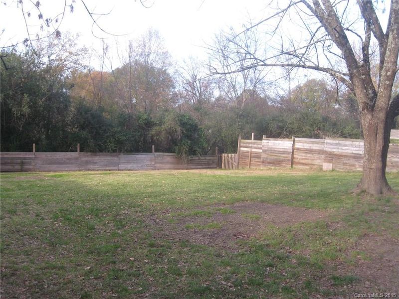 913 Skyway Dr, Kannapolis, NC 28083