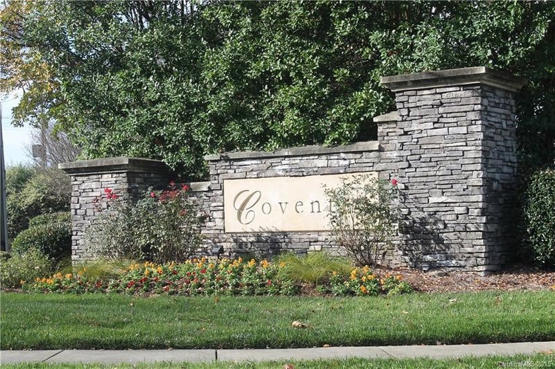 6030 Wembley Ct, Charlotte, NC 28213