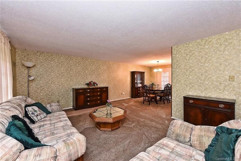 5708 Shadow Creek Rd #27, Charlotte, NC 28226
