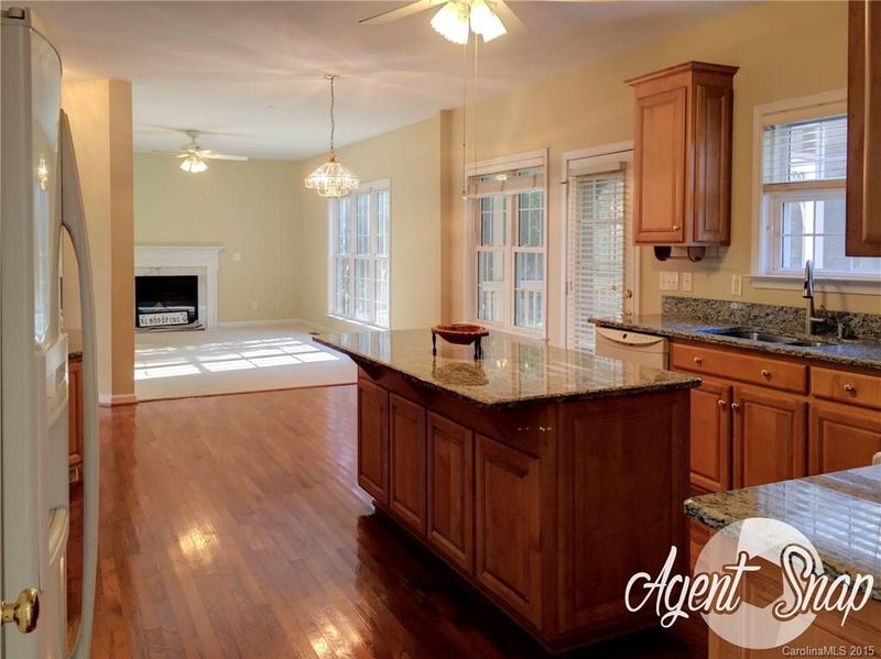 10229 Willow Rock Dr, Charlotte, NC 28277