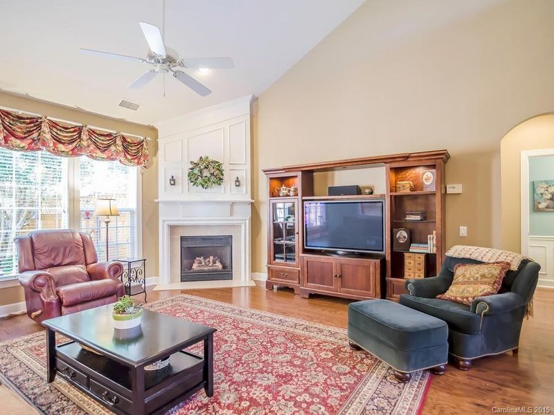 340 Robinlynn Rd #20, Matthews, NC 28105