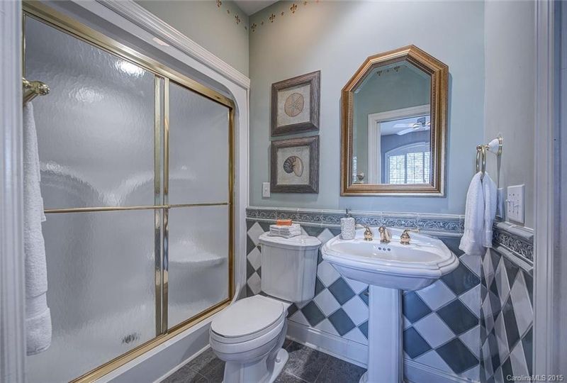 4024 Foxes Trl, Cramerton, NC 28032