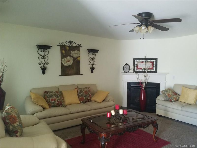 3031 Buckleigh Dr, Charlotte, NC 28215