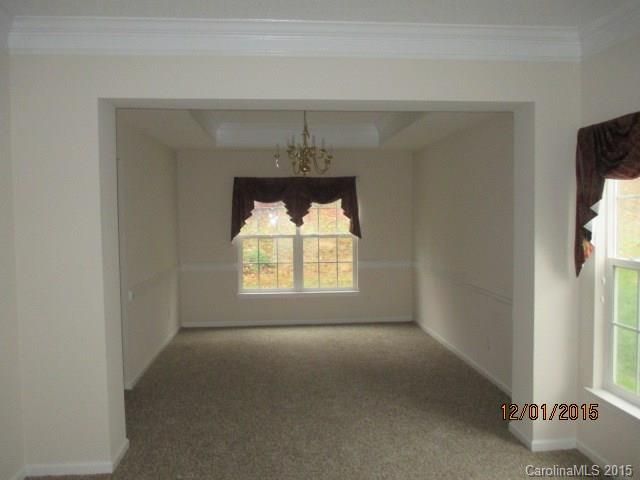 9801 Dauphine Dr, Charlotte, NC 28216