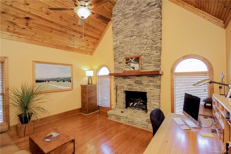 2412 Flagstick Dr, Matthews, NC 28104
