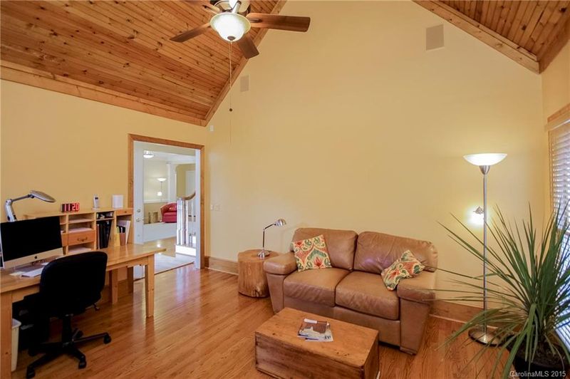 2412 Flagstick Dr, Matthews, NC 28104