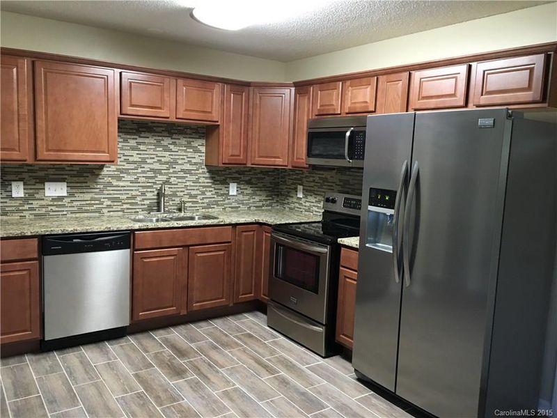 3539 Joel Turner Dr, Charlotte, NC 28216