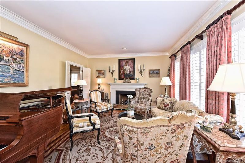 1500 Providence Rd, Charlotte, NC 28207