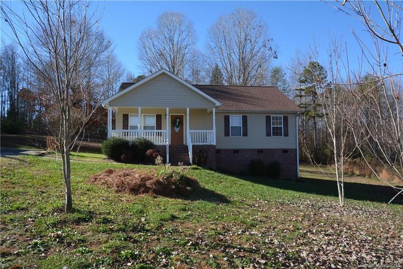 1229 Woodpecker Dr, Clover, SC 29710