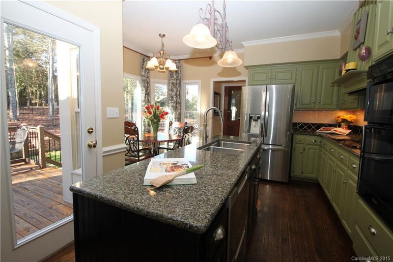5221 Shadow Pond Ln, Charlotte, NC 28226