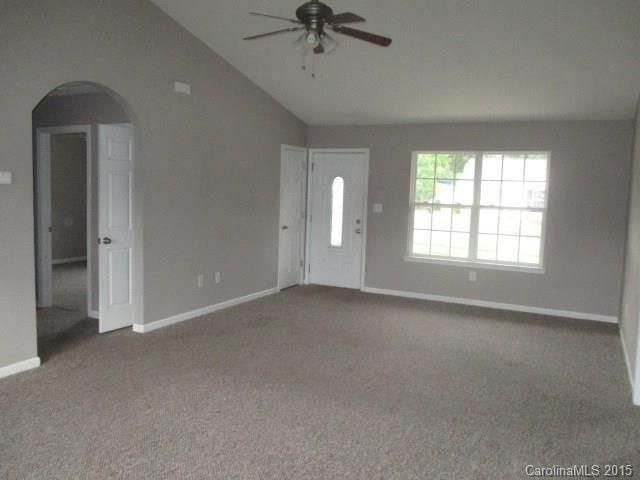 101 Babs Ct, Lincolnton, NC 28092