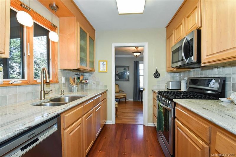 3800 Smooth Rock Ct, Charlotte, NC 28210