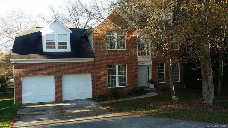 10920 Sandy Hook Ct, Charlotte, NC 28214
