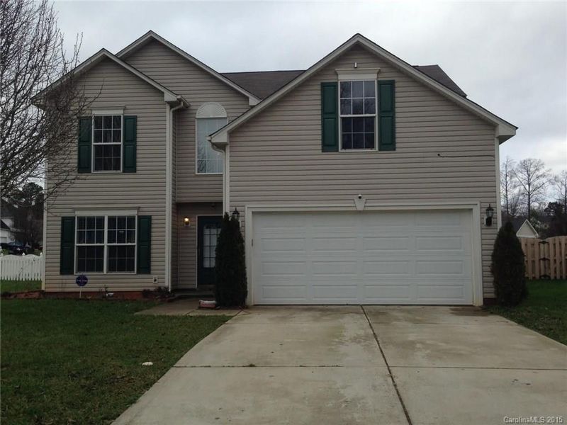 8313 Fox Swamp Rd, Charlotte, NC 28215