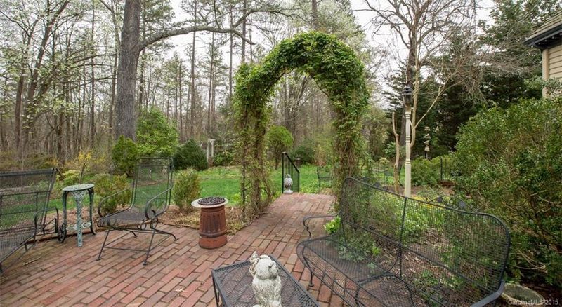 655 Abington Dr, Concord, NC 28025