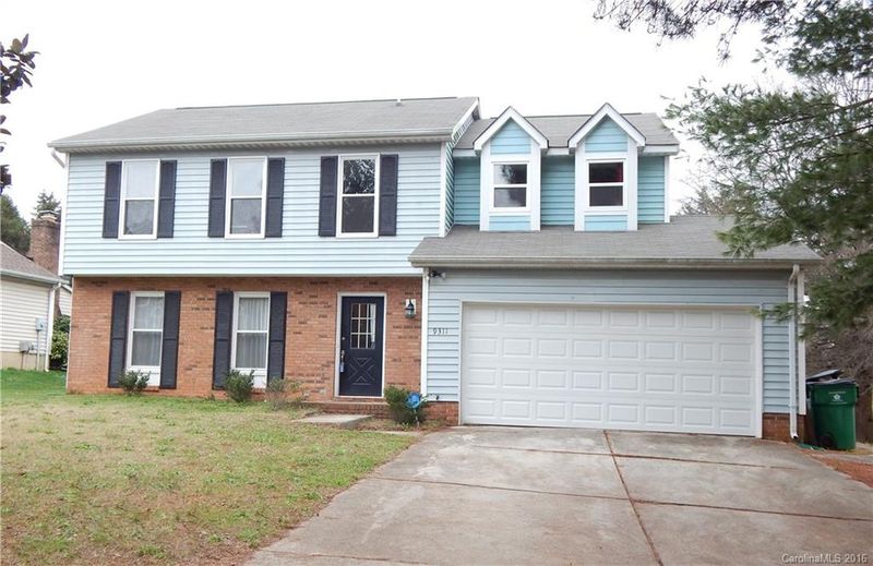 9311 Pondside Ln, Charlotte, NC 28213
