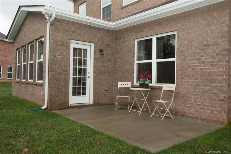 5808 Ballantyne Commons Dr, Charlotte, NC 28270
