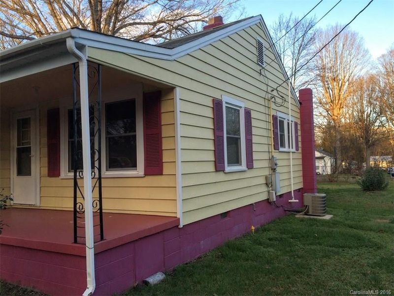 410 S Pine St, Dallas, NC 28034