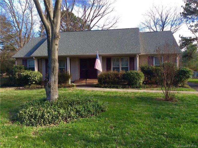 6021 Red Carriage Ln, Charlotte, NC 28212