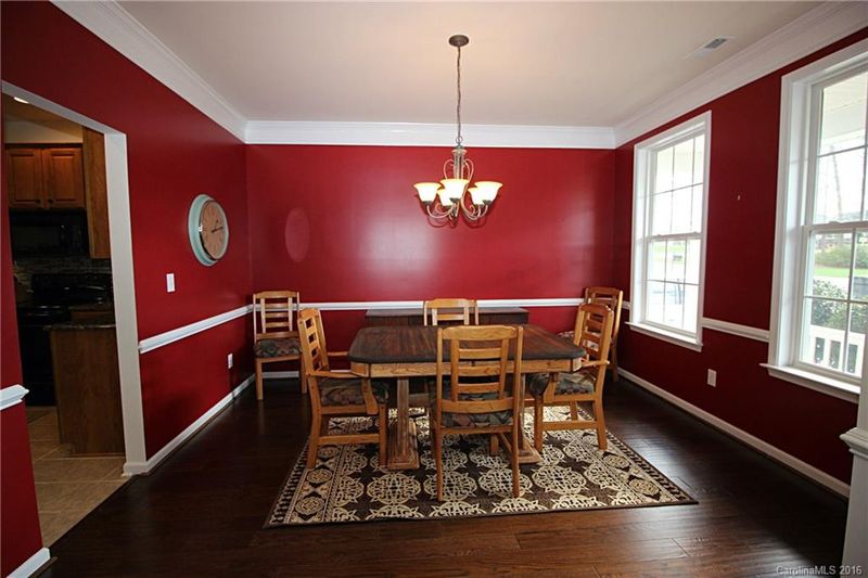 7505 Woodcrest Dr, Stanley, NC 28164