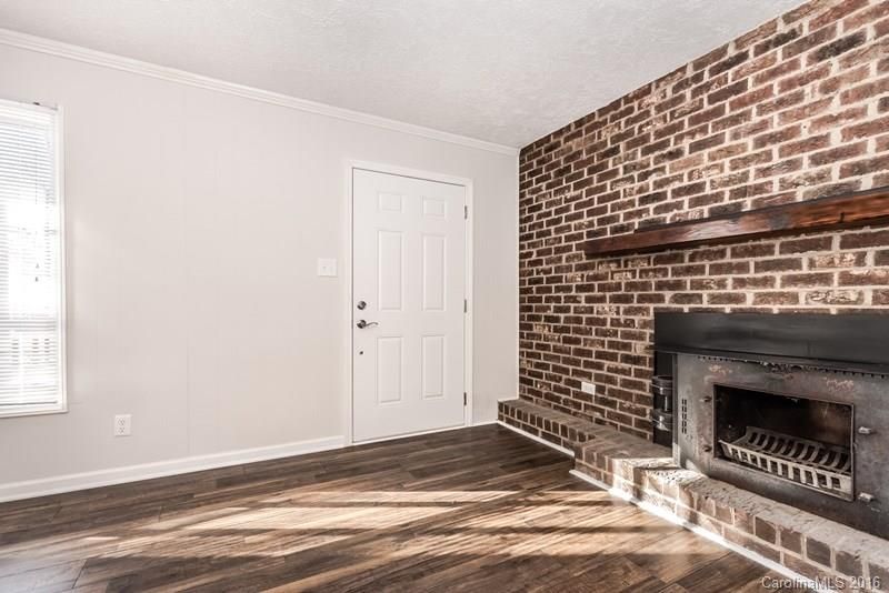 1025 Derek Pl, Mount Holly, NC 28120