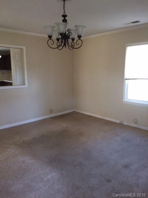 706 Maple St, Cherryville, NC 28021