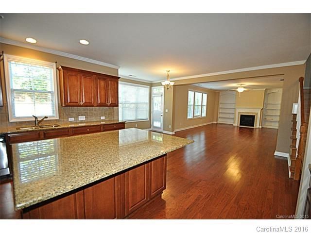 1006 Elsmore Dr, Matthews, NC 28104