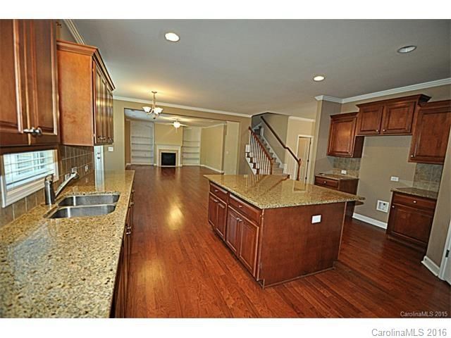1006 Elsmore Dr, Matthews, NC 28104