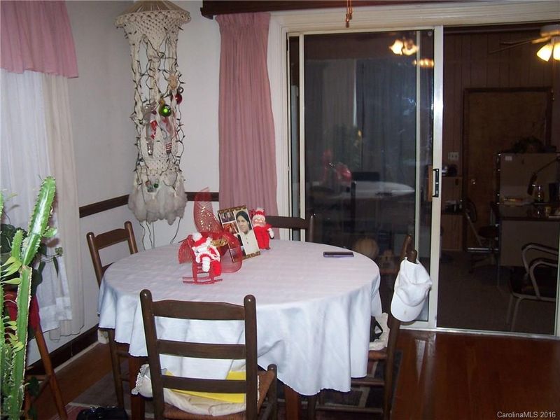109 First Church St, Harmony, NC 28634