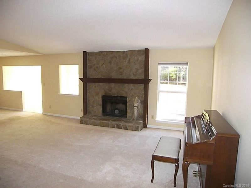 9913 Fairway Ridge Rd, Charlotte, NC 28277